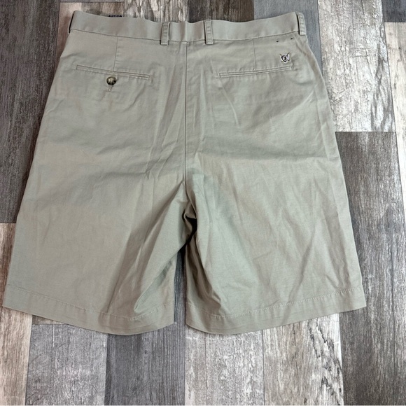 Oxford Golf Stretch Khaki Shorts, 34 Men - Picture 8 of 9